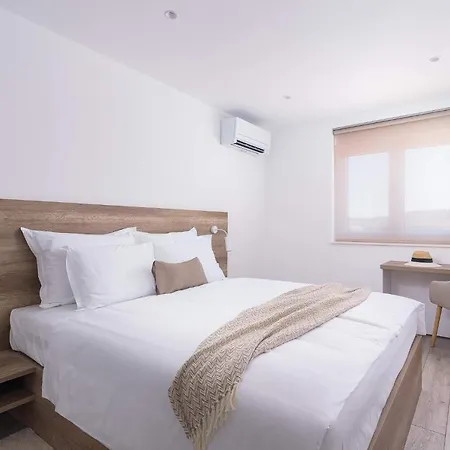 Villa Stunning Wind Rose With 50m2 Heated Pool, Sauna, Gym