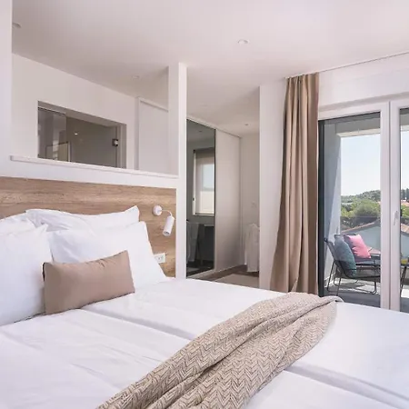 Stunning Wind Rose With 50m2 Heated Pool, Sauna, Gym Villa