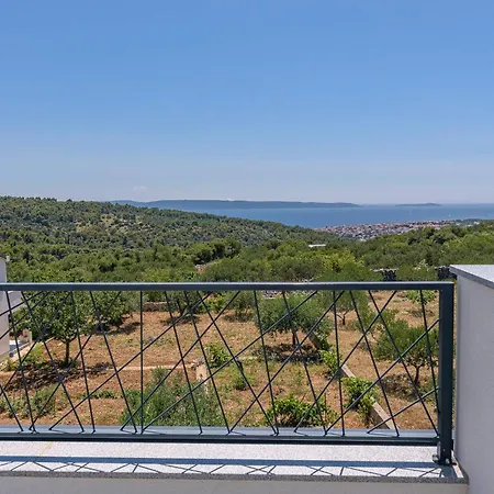 Stunning Wind Rose With 50m2 Heated Pool, Sauna, Gym