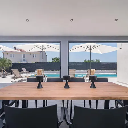 Stunning Wind Rose With 50m2 Heated Pool, Sauna, Gym Villa *