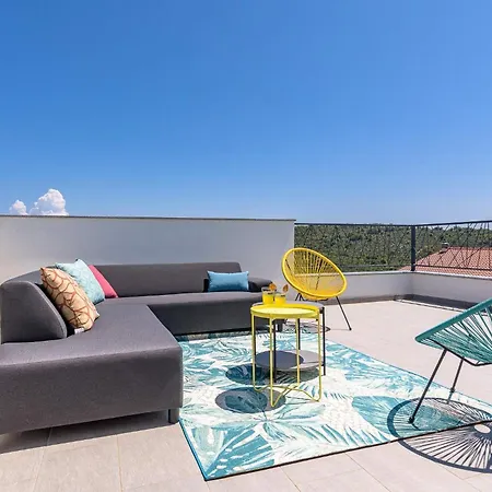 Stunning Wind Rose With 50m2 Heated Pool, Sauna, Gym Villa