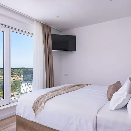 Villa Stunning Wind Rose With 50m2 Heated Pool, Sauna, Gym Trogir