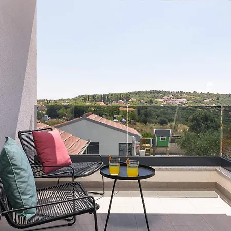 Stunning Wind Rose With 50m2 Heated Pool, Sauna, Gym * Trogir