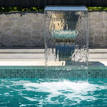 Stunning Wind Rose With 50m2 Heated Pool, Sauna, Gym *
