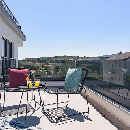 Stunning Wind Rose With 50m2 Heated Pool, Sauna, Gym * Trogir